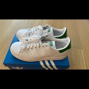 Stan Smith size 7 - Like New